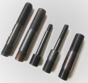 Stud draw bolt for hydraulic punch driver